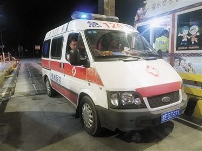 救护车伪造行驶证副本 涉事医院回应：没这车