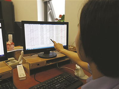 套牌后产生了35起曝光,且大多数是闯红灯。 郭一鹏 图