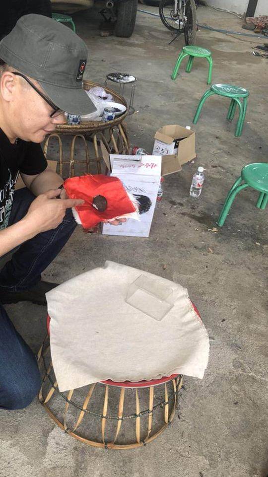 云南勐海"找到200多块陨石" 现场售价1克超2000元