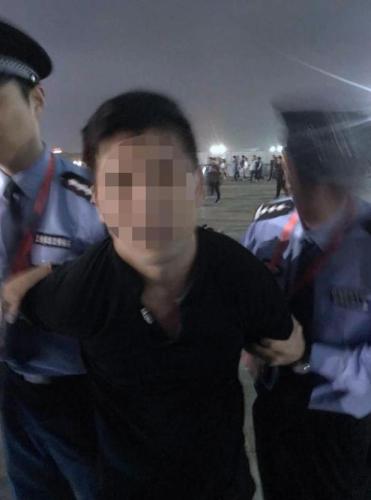 张学友演唱会上又一逃犯落网 逃犯克星神了