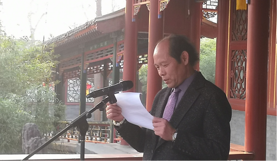 画家王来根致答谢词