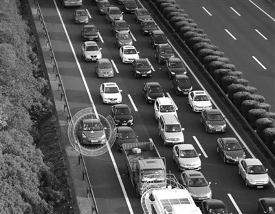 无人机监控违法车辆。警方供图