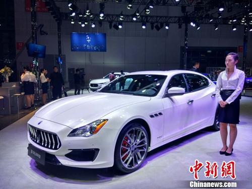 资料图:上海车展上的汽车