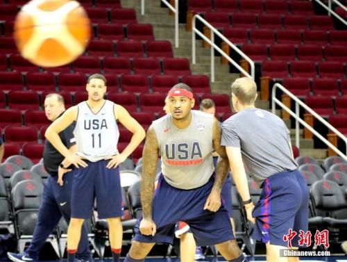 库兹马伤退“梦十三”名单敲定 美国男篮成软柿子？