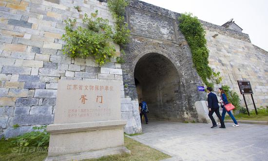 寻访嘉宾参观胥门