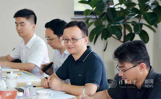 白本锋在交流会上发言