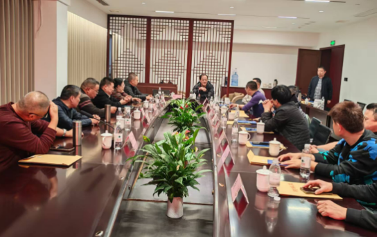 梅坚会长受邀赴靖江交流 共绘区域自驾游与露营产业发展新蓝图