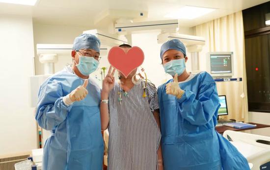 儿子肠坏死靠注射营养液维持生命 父亲捐2.5米小肠