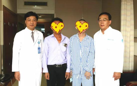 儿子肠坏死靠注射营养液维持生命 父亲捐2.5米小肠