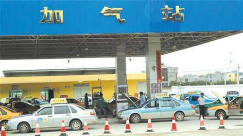 扬州气荒:暂停出租车供气 公交延长发车间隔