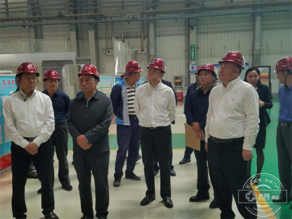 视察组在中车长春轨道客车股份有限公司一线检查安全生产