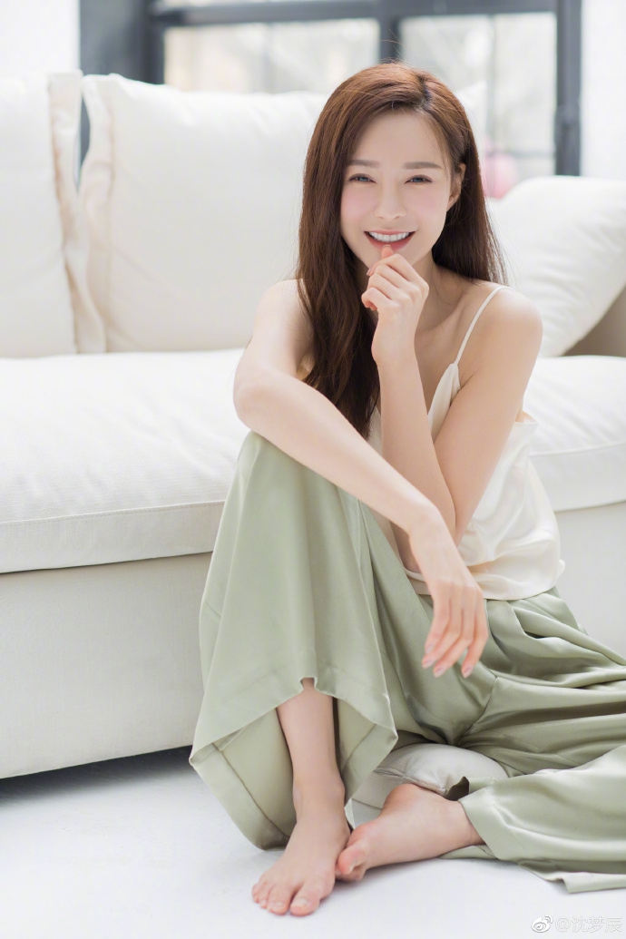 什么是少女感女生 Fxm4-htfpvza4042285.jpg