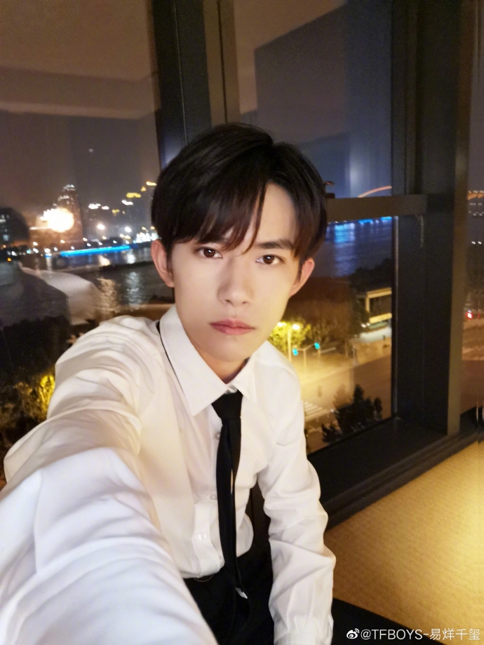 易烊千玺表情包出自哪里 8afc-hyrtarv5989957.jpg