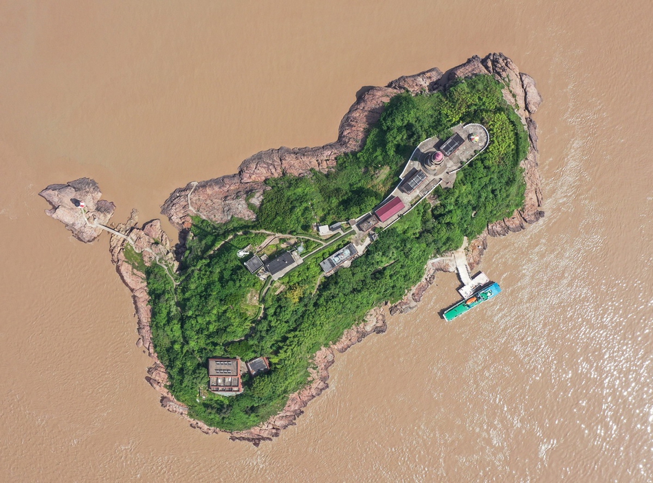 塔岗村多少人口_印度贫民窟有多少人口(3)