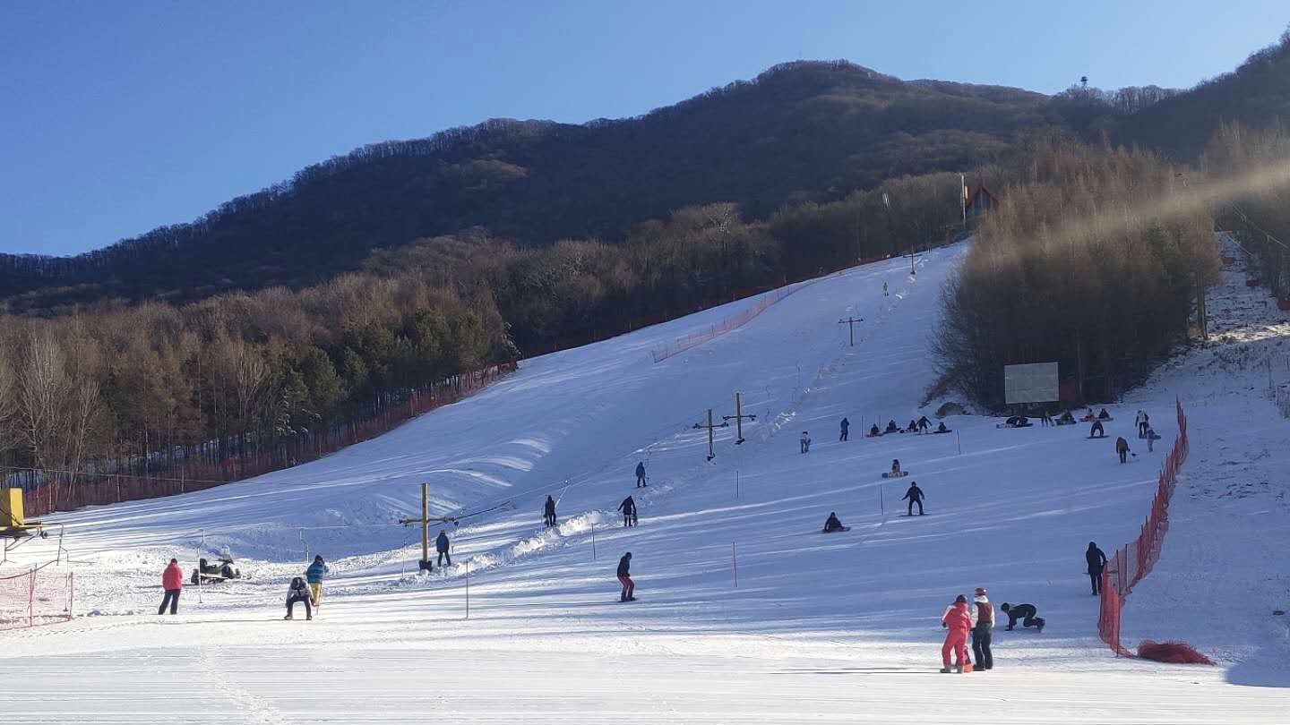 莲花山滑雪场