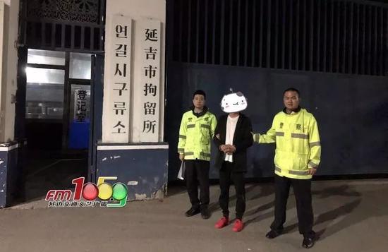 处罚男子依法共被处罚款10400元,驾驶证记33分,拘留7天