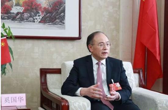 (新兴际华董事长、党委书记奚国华)