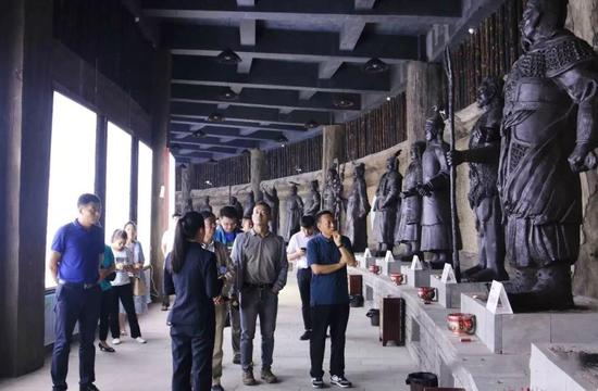7月3日,国家AAAAA级景区质量检查专家组来到讷殷古城进行评定工作