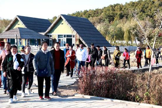 净月“粉丝”参观净月区“慢山里”教育实践基地