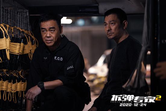 《拆弹专家2》剧照,刘青云、刘德华
