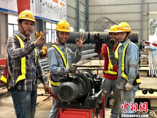 中国高铁全产业链走出去 印尼雅万高铁启用盾