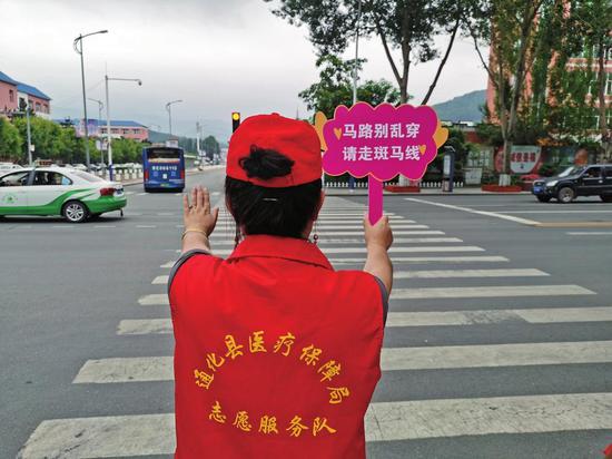志愿者在服务