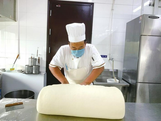 拉面哥一天带动多少gdp_一个人带动了全村的GDP,山东拉面哥彻底火了