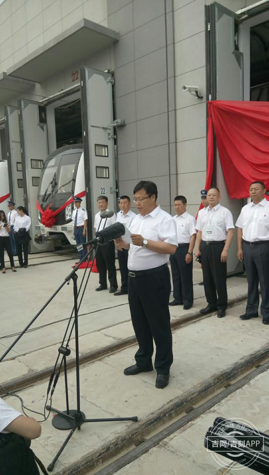 07.jpg 参建单位代表发言。