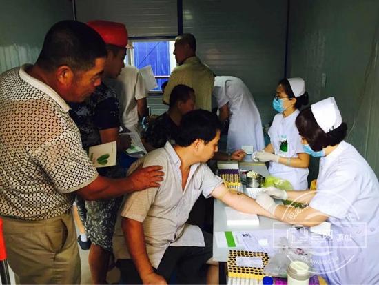 长春人力资源和社会保障局开展免费体检进工地