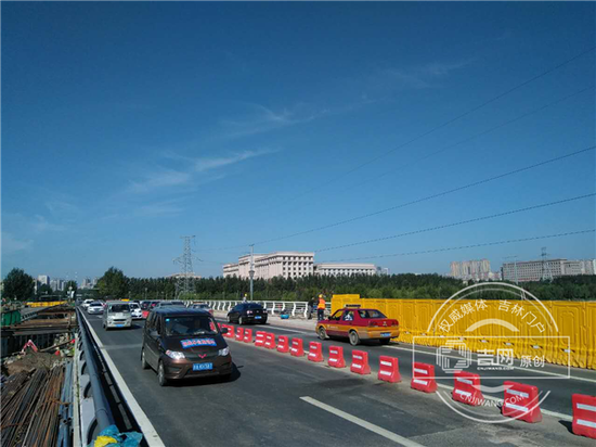 北半幅桥面通车