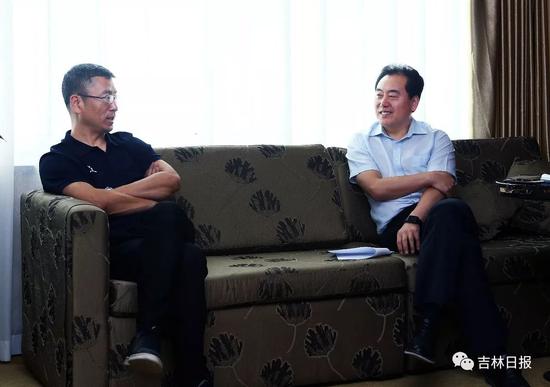 陈耀辉“对话”著名主持人白岩松
