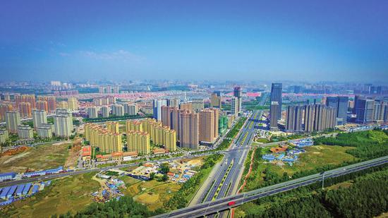 项目建设标注品质净月新高度