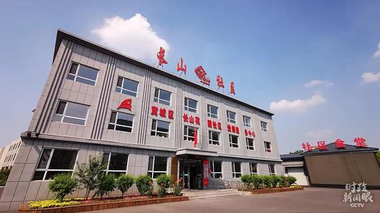 △长山花园社区辖区面积0.73平方公里,现有居民3100户,近7000人。(总台央视记者张晓鹏拍摄)