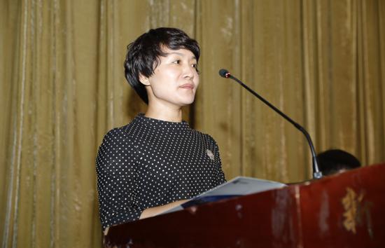 吉林省邦奇创业信息发展有限公司董事长曲丽娜在2018年“圆梦大学”慈善助学金发放仪上致辞