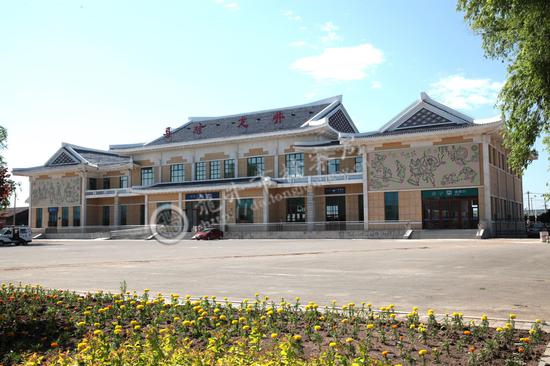 2014年6月4日新建的具有朝鲜族民族建筑特色的龙井火车站建筑物
