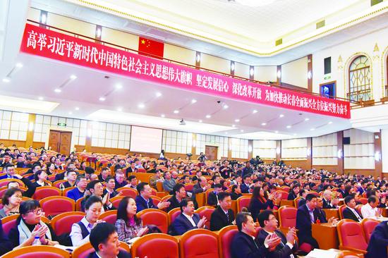 大会发言现场。 张扬 摄