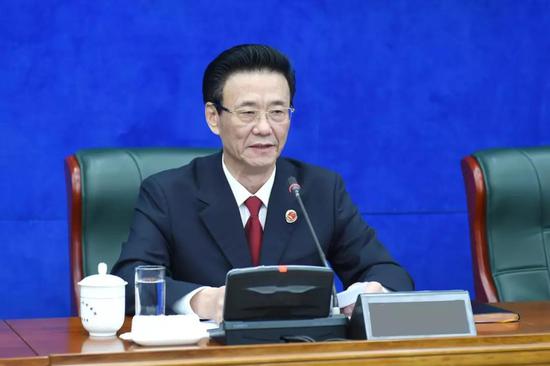 紧紧围绕贯彻落实“两会精神”,杨克勤检察长提出具体要求