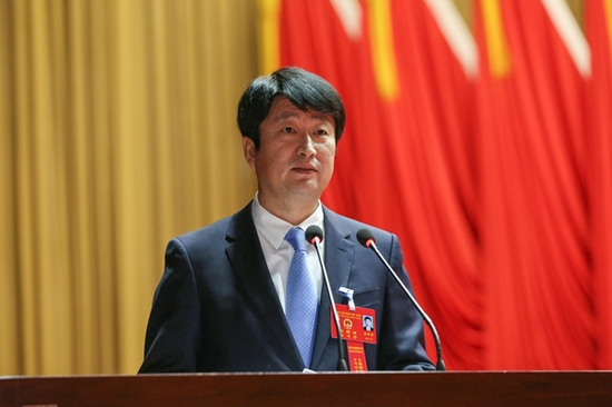 延吉市十九届人大一次会议胜利闭幕吴贤哲当选市长