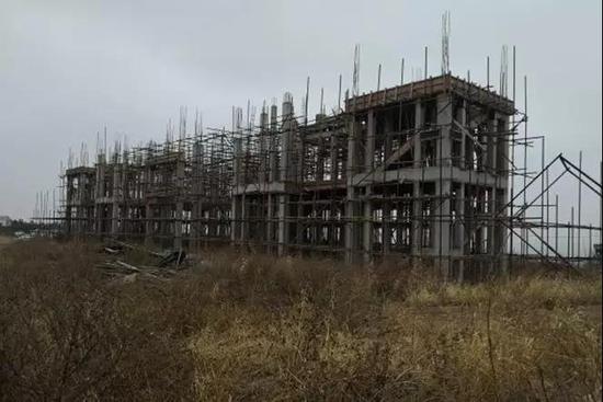 图2 大御路文化广场景观门楼主体框架基础工程已完成
