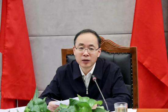 吉林省检察院党组书记、检察长尹伊君主持会议