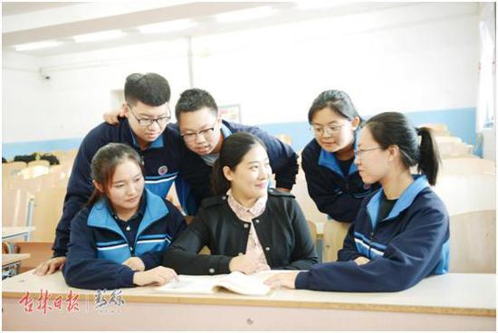 学生们的知心姐姐