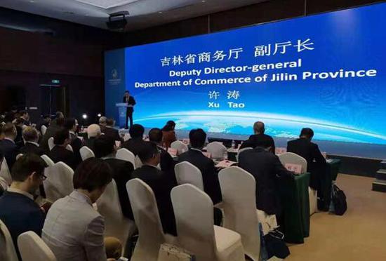 “首届中国国际进口博览会展商客商供需对接会”现场