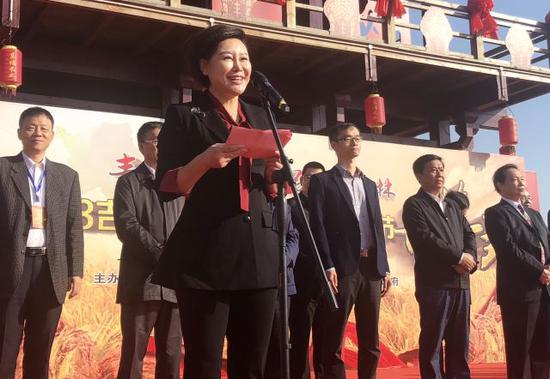 吉林省粮食局党组成员、副局长刘红霞主持开幕式