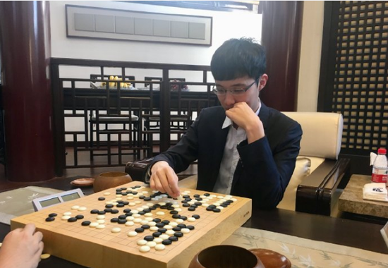 柯洁嘲奚梦瑶生蛋引争议 删文回应：没歧视女性