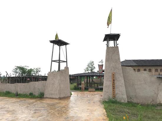 图:挂羊头卖狗肉的“大江江豚保护科普研究基地”