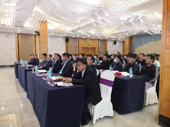 华隆集团董事长_湘潭华隆步步高图片(3)