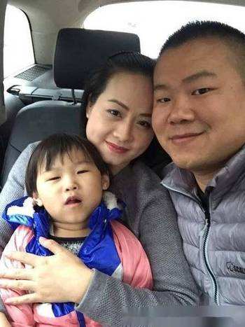 岳云鹏一家三口