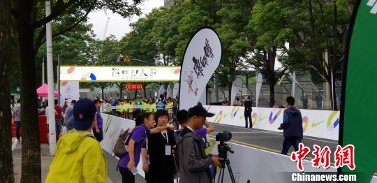 首届上马SpeedX系列赛耐克少儿跑6月3日在上海儿童艺术剧场拉开序幕。 缪璐 摄