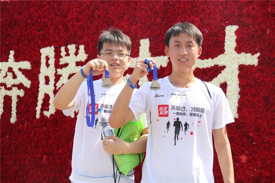 新浪疯跑·奔腾过才够格·帅气小鲜肉