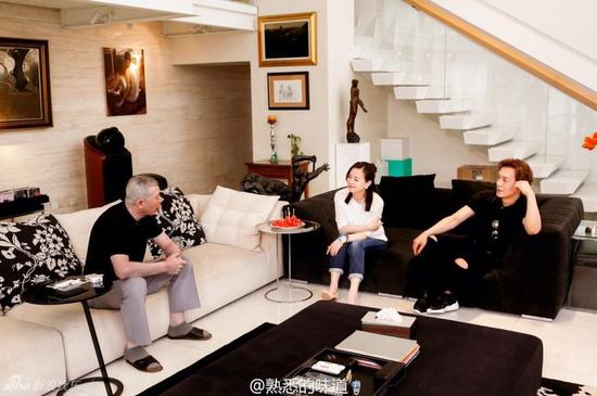 冯小刚和曾宝仪李咏交